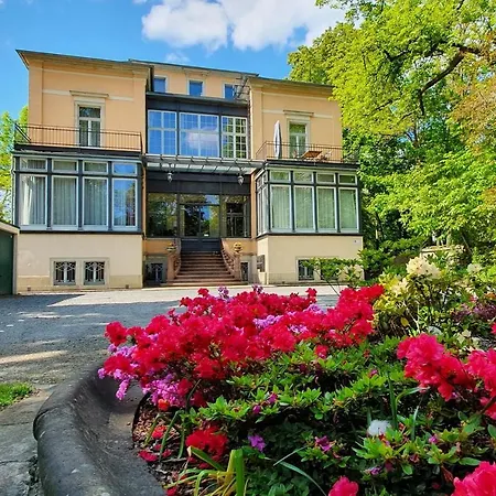 Haniel Carl Lejlighed *